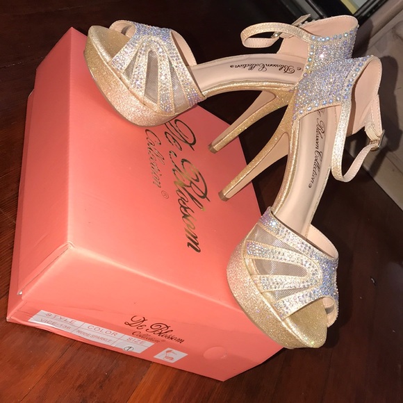 Platforms - Picture 1 of 4